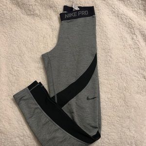 Girls  Nike Pro Leggings - Size XL / Hyperwarm